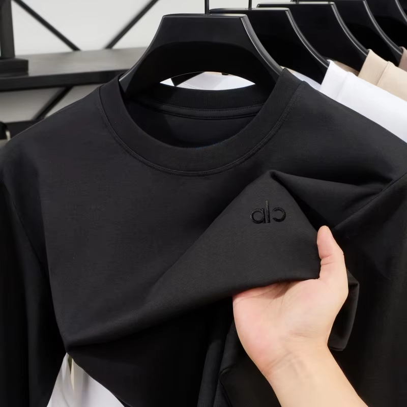 Белая классическая футболка с  – обзор и цена Streetwear Brand With A Logo