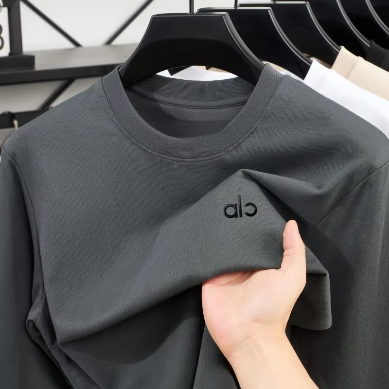 Белая классическая футболка с  – обзор и цена Streetwear Brand With A Logo