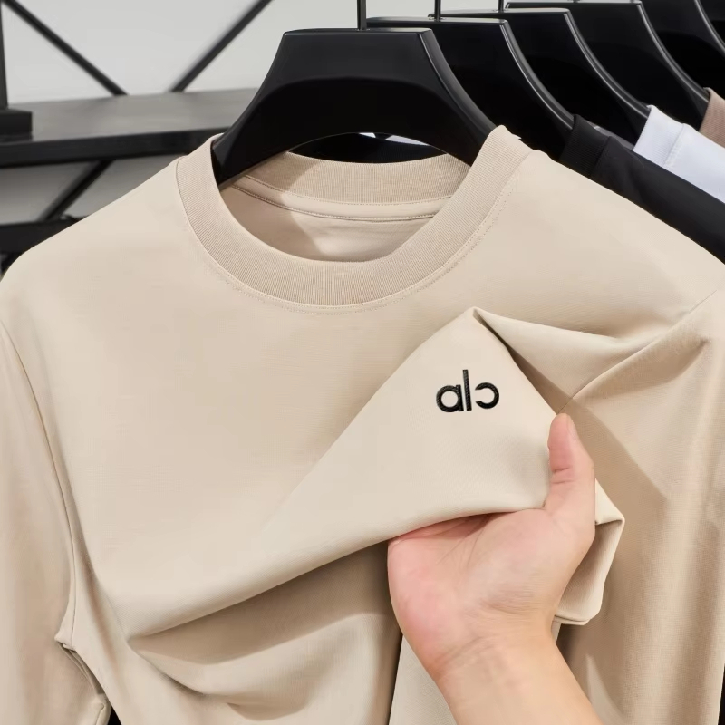 Белая классическая футболка с  – обзор и цена Streetwear Brand With A Logo